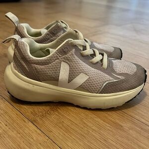 Veja Canary Sneakers (Purple) - size 12 girls